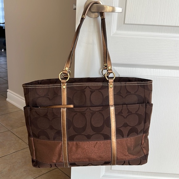 Authentic Coach bag - Picture 1 of 6